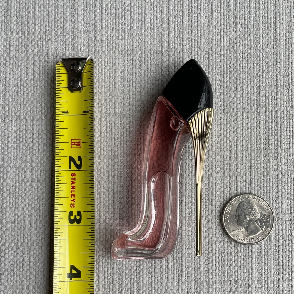 Carolina Herrera VERY good girl 7ml miniature - Picture 2 of 12